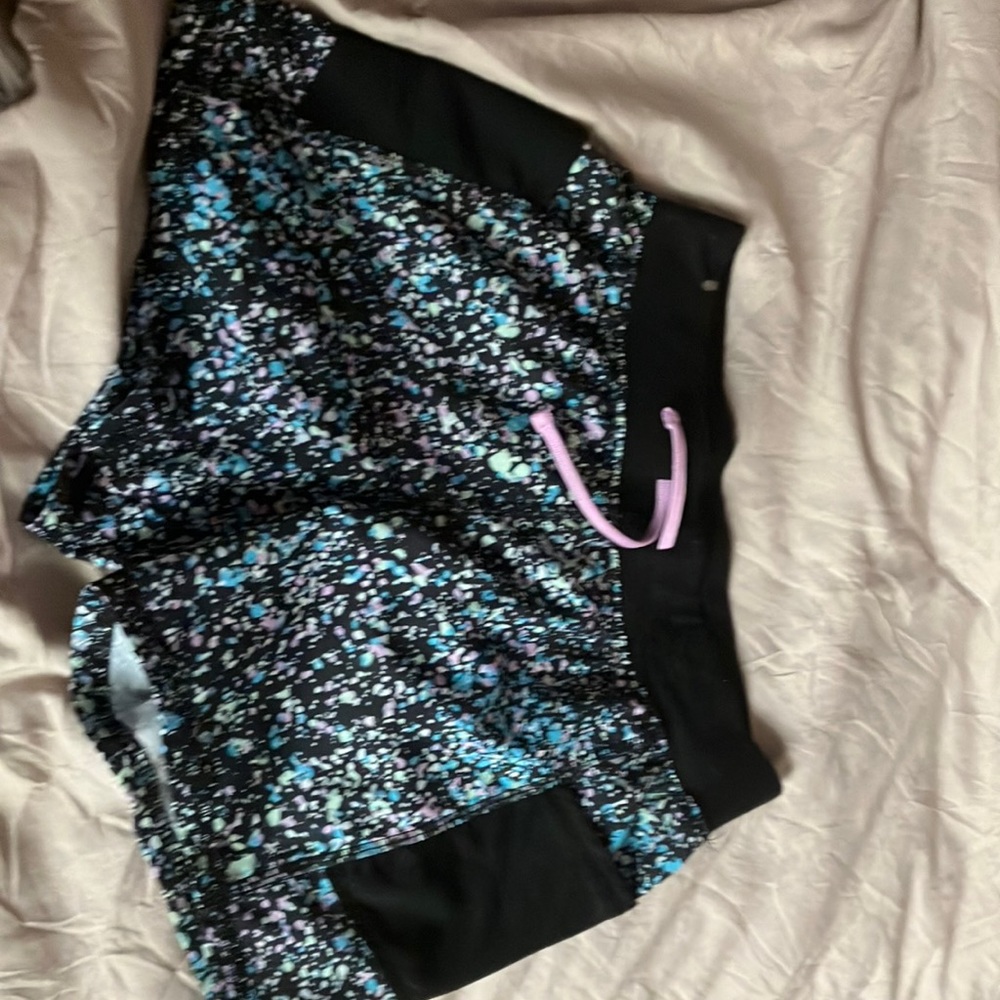 Shorts size M